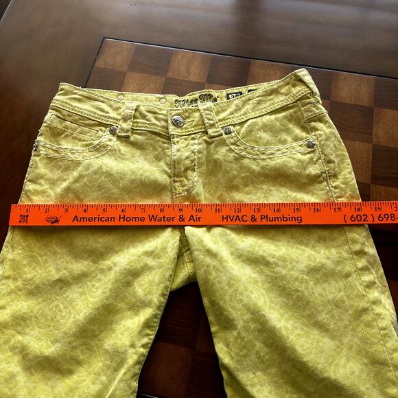 Miss Me Cargo Bermuda Shorts Yellow Size 28 CP4021m3 Like New - Picture 10 of 13